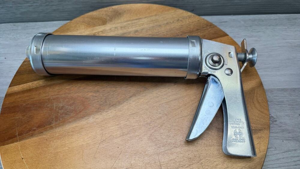 Wear-Ever Cookie Gun Press & Pastry Decorator Vintage Aluminum Original Box 3365